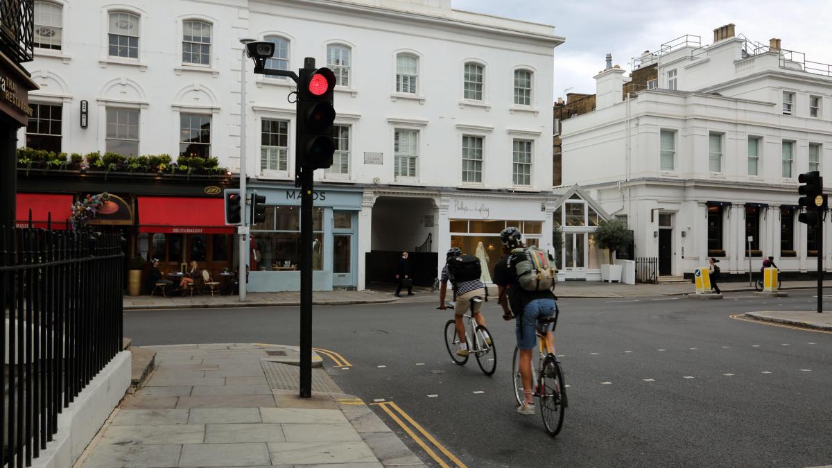 More than half of London cyclists admit they often run red lights
