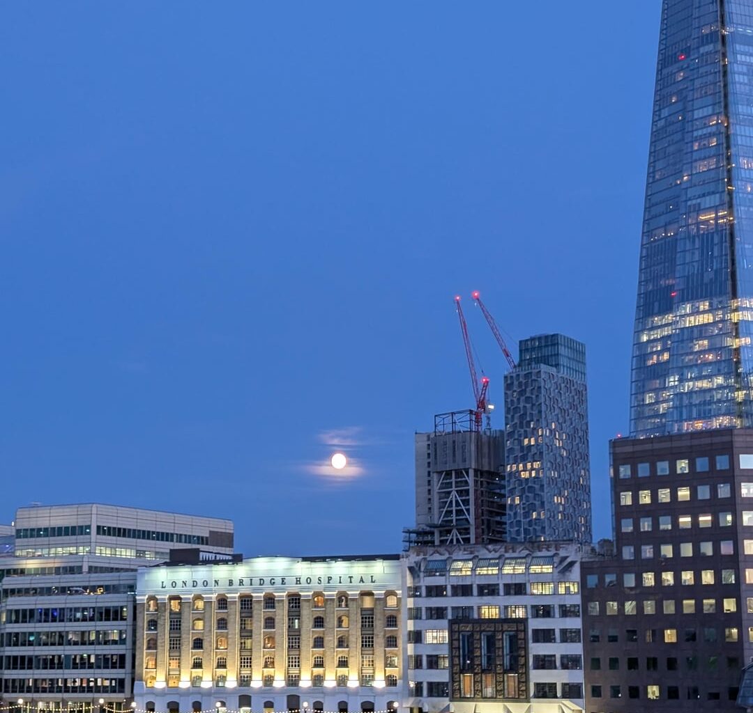 The moon looks so pretty from London bridge this evening 🌝
