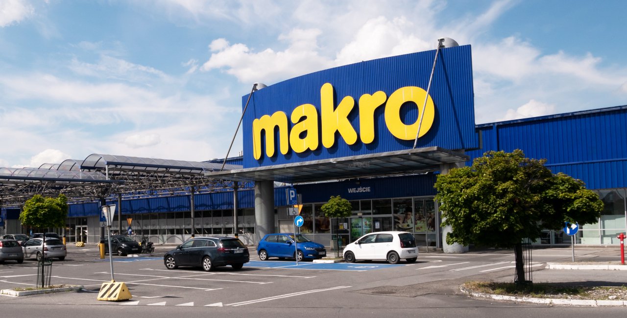 Czech wholesaler Makro may open its doors to all customers under new owners