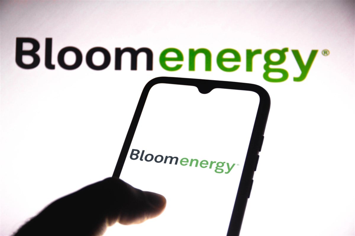 June 14, 2021, 2021, Brazil. In this photo illustration the Bloom Energy logo seen displayed on a smartphone — Stock Editorial Photography