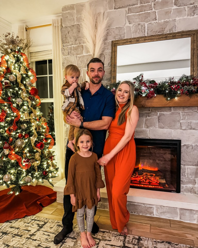 Elizabeth and Andrei share two children together and reside in Florida