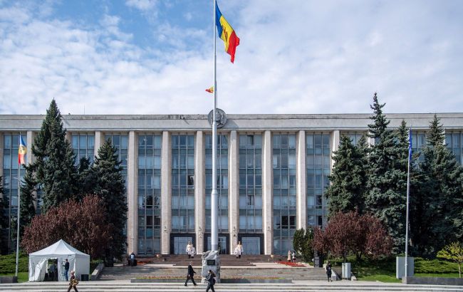 Moldova bans Kremlin-linked fugitive oligarch Ilan Shor