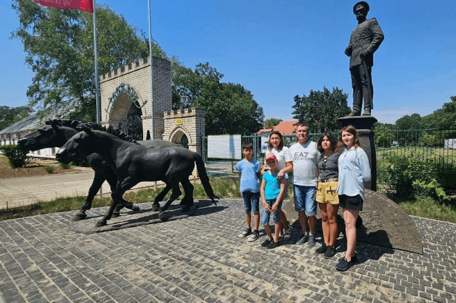Russia resettles ‘veterans’ and their families in occupied Ukraine, while deporting Ukrainians