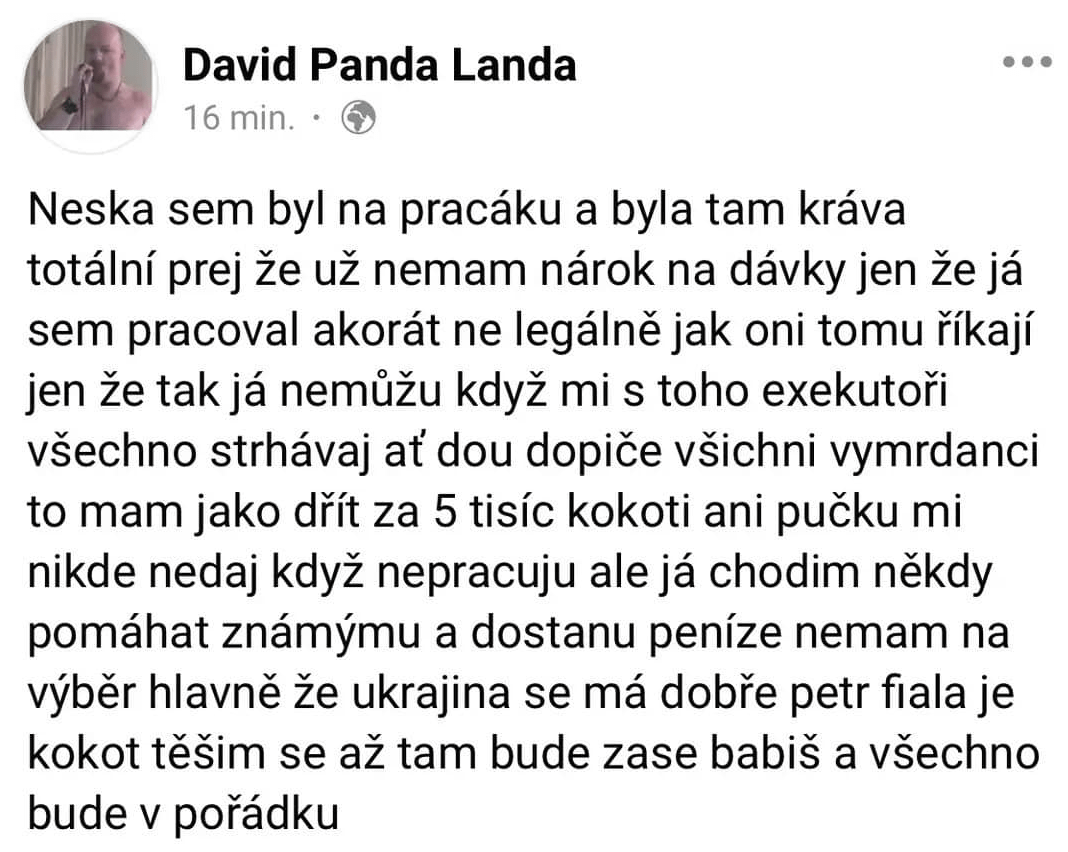 paní na pracáku má svatozář