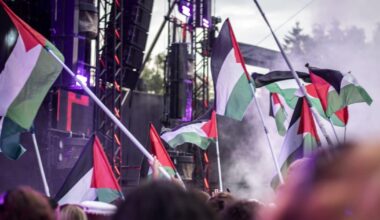 Fordømmelsen af Gaza-protesterne på Roskilde Festival markerer et nyt lavpunkt for den offentlige debat - Protesterne mod myrderierne i Gaza er udtryk for, at de unge har svært ved ellers at komme til orde. Ytringsfriheden er under pres, når folk ikke synes, at den gælder dem, de er uenige med