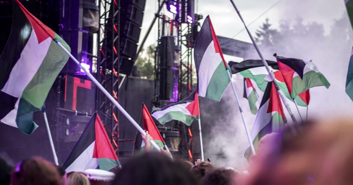 Fordømmelsen af Gaza-protesterne på Roskilde Festival markerer et nyt lavpunkt for den offentlige debat - Protesterne mod myrderierne i Gaza er udtryk for, at de unge har svært ved ellers at komme til orde. Ytringsfriheden er under pres, når folk ikke synes, at den gælder dem, de er uenige med