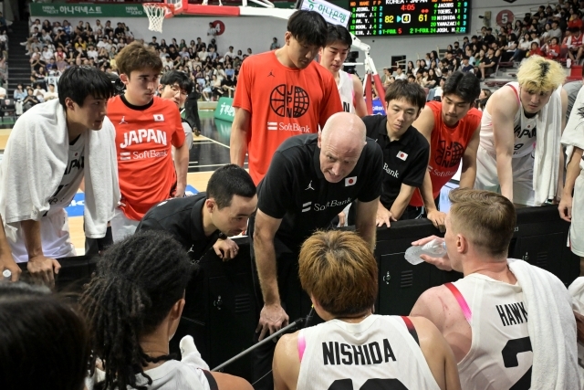 Horvath said, "It's too bad. I missed a lot of open chances. The reason for losing by a large margin was that the shooters were disappointed. It seems that the lineup needs to be adjusted, he said. "South Korea's defense was so good. Our young players did a good job, but it's a shame. His performance in the fourth quarter was good. I will prepare more and play the Asian Cup well." Photo = Courtesy of the Korea Basketball Association