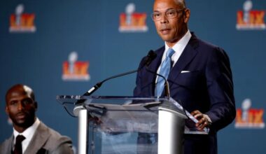 NFLPA exec in conflict-of-interest controversy