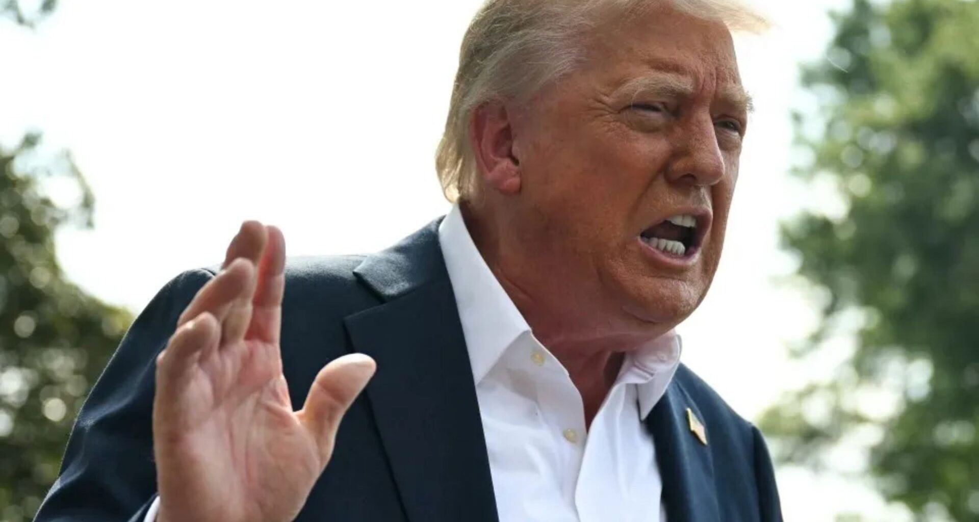 Trump's retaliation warning as 30% EU tariffs sparks Irish economy & job loss fears & Martin calls for negotiation