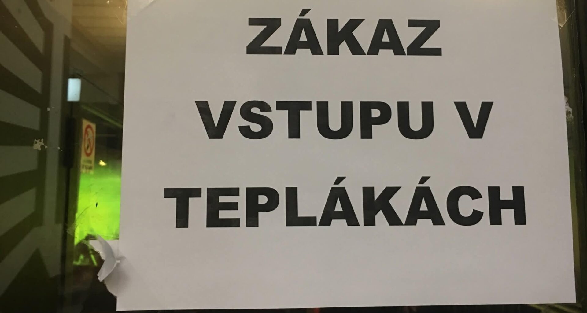 Co mají lidé proti teplákům?