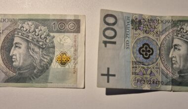 Different 100PLN banknotes?