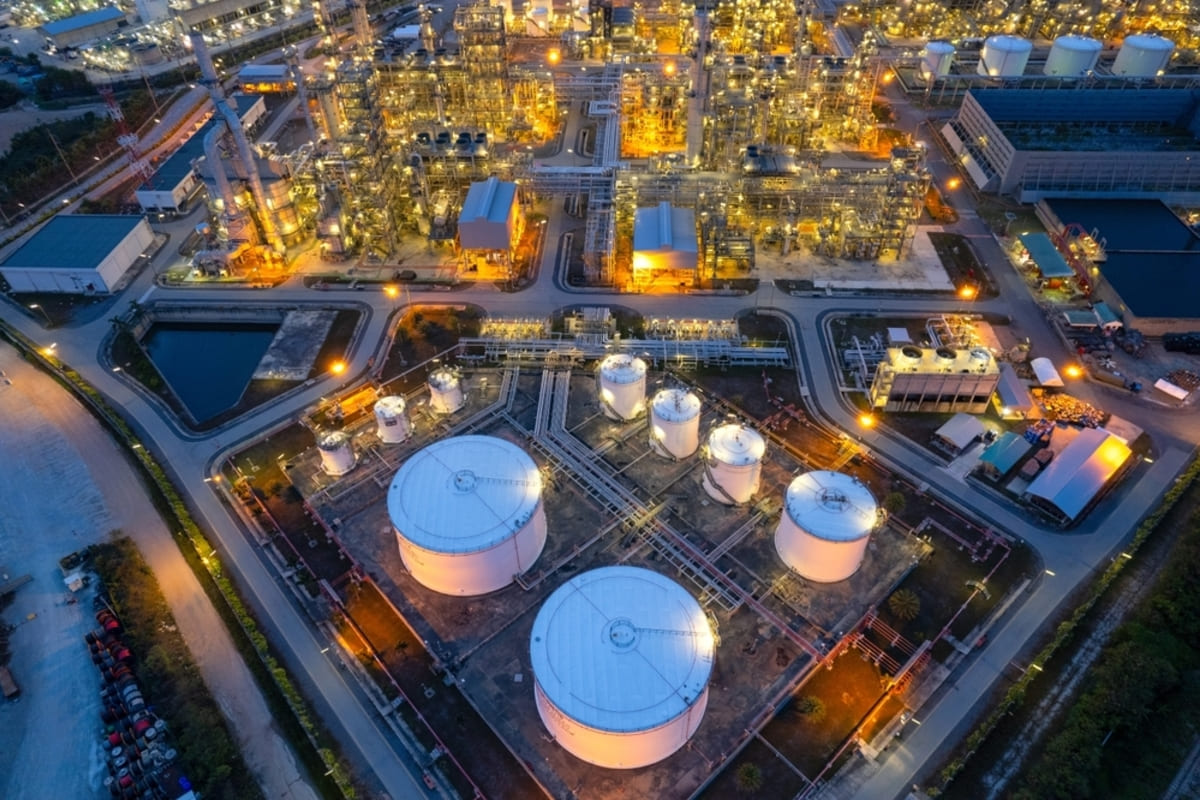 Crude oil prices drop 0.75 percent to $68.60 amid rising trade tensions, demand concerns