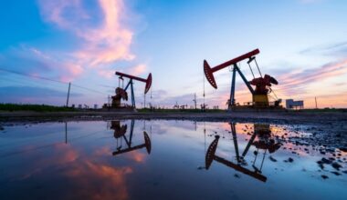 Crude oil prices steady above $68.55 amid Trump's tariff announcements, job market resilience