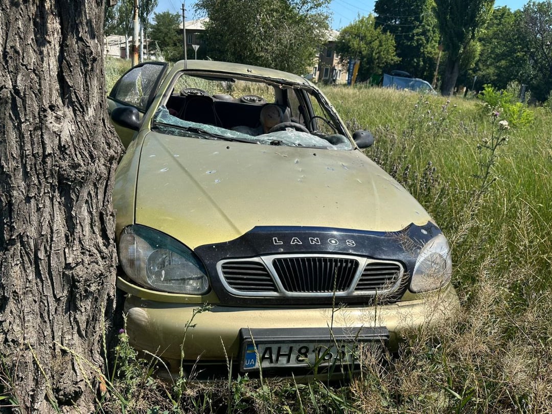Russian FPV-drone hit civilian car and killed whole family near Dobropillia town, Donetsk region