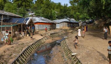 150,000 Rohingya flee to Bangladesh amid renewed Myanmar violence