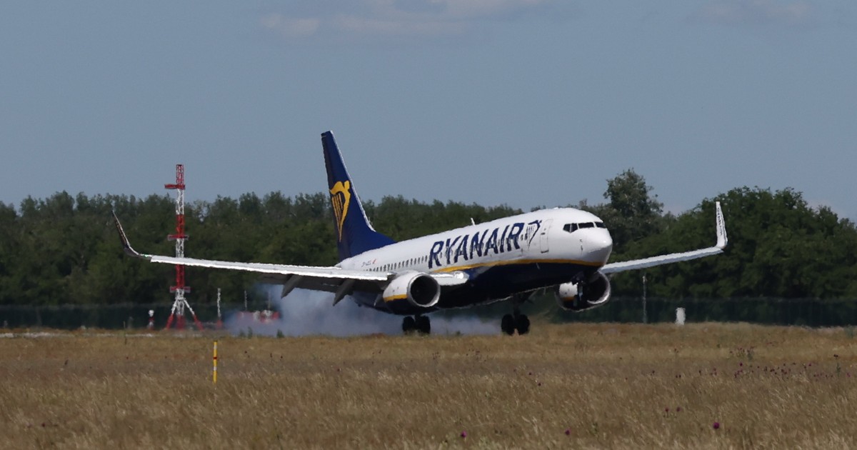 Végre megnöveli az ingyenesen felvihető csomag méretét a Ryanair