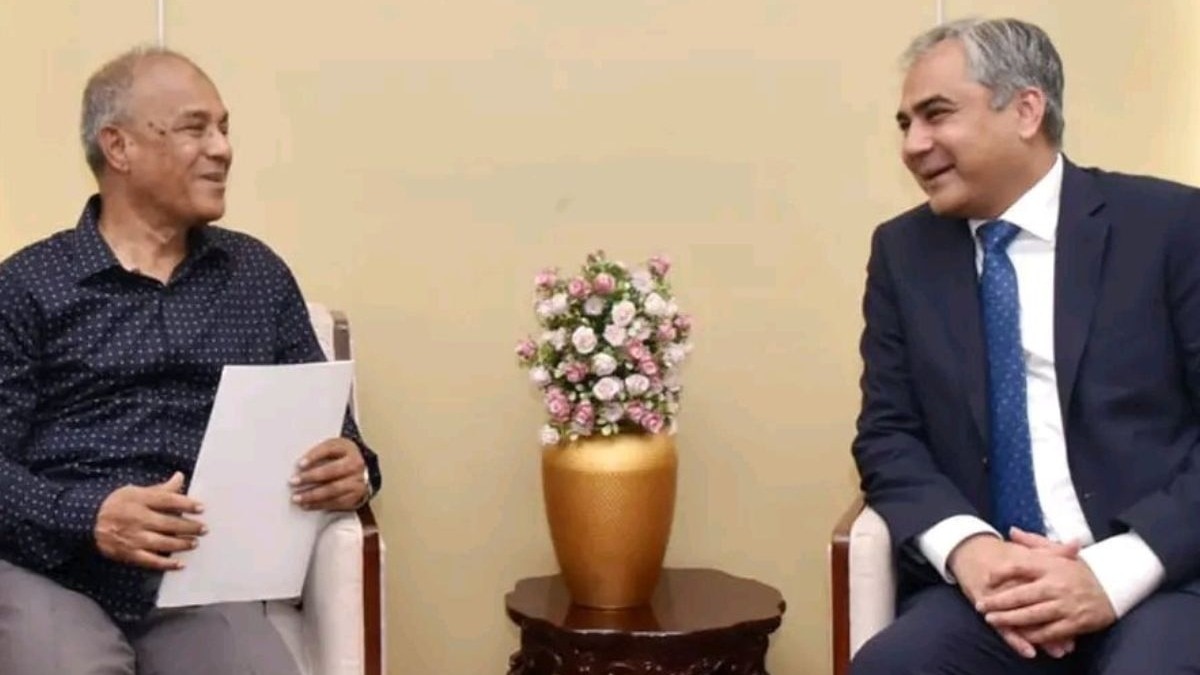 Pakistan and Bangladesh agree to visa-free travel for diplomats, officials
