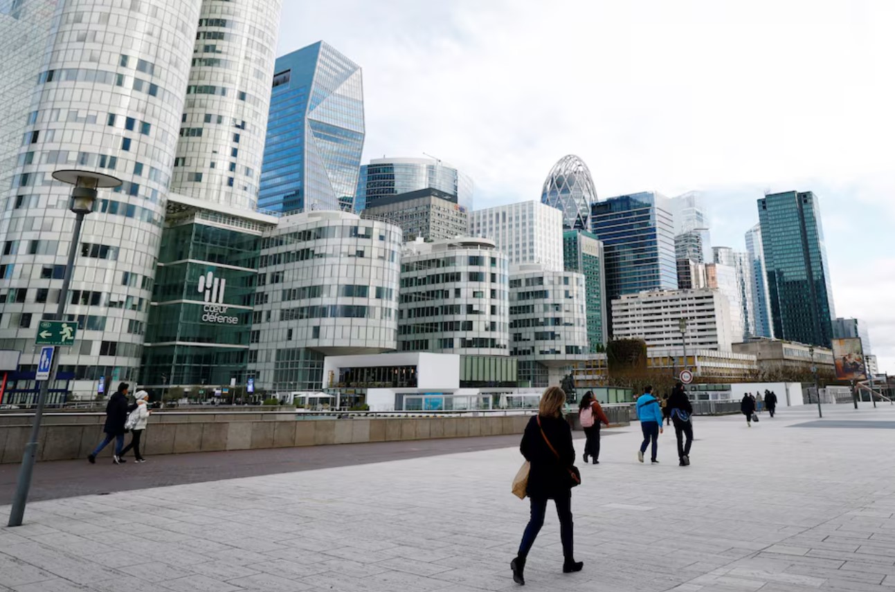 cover Euro area GDP rises 0.1 per cent, EU economy grows 0.2 per cent