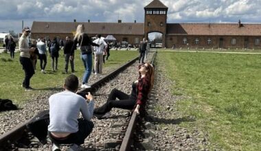 MAGAs are now driving up to the Florida concentration camp to take selfies at the sign