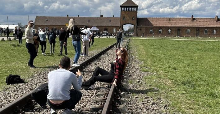 MAGAs are now driving up to the Florida concentration camp to take selfies at the sign