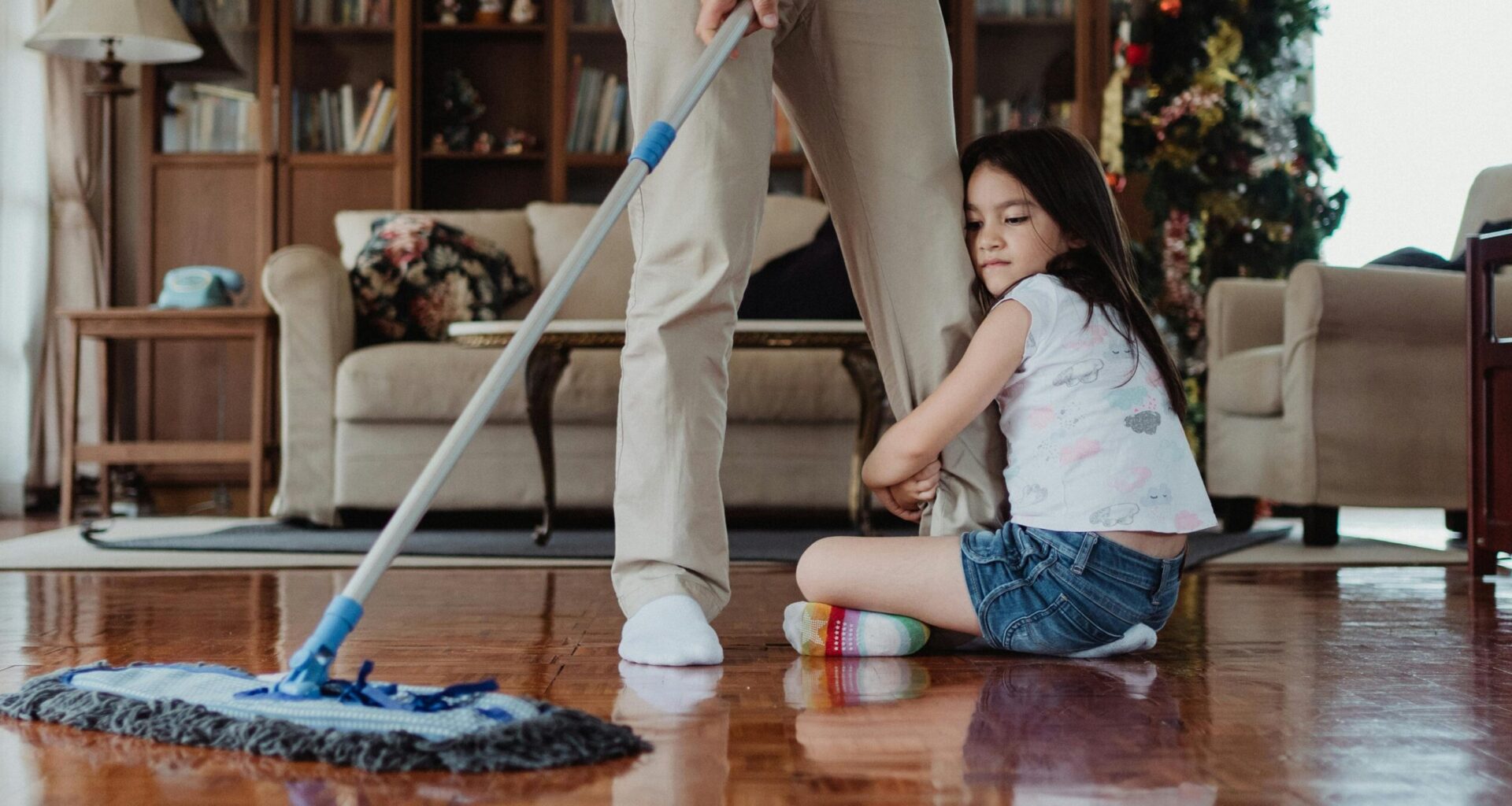Gender gap in unpaid domestic work narrows in Poland as men spend more time on chores