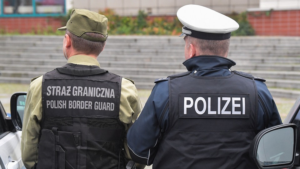 Pendler an polnischer Grenze: Fahrgemeinschaften und getönte Scheiben im Visier der Kontrollen