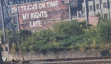 Anyone know what this banner close to Zürich HB is referencing?