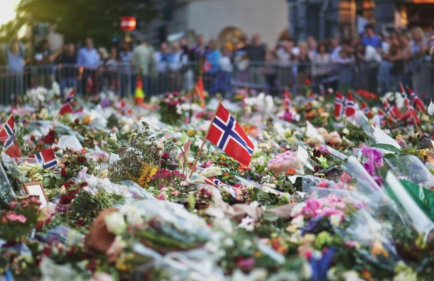 Idag är det 14 år sedan 77 personer miste livet i det fruktansvärda terrorattentatet i Oslo och på Utøya. Låt oss visa solidaritet med våra bröder och systrar i väst, och låt oss aldrig glömma vad extremism kan orsaka för skada.