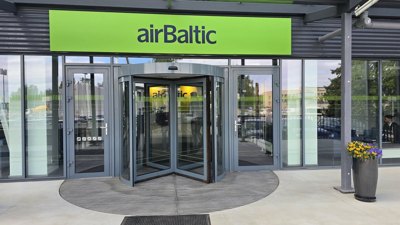 Four remain competing for airBaltic's top position / Article