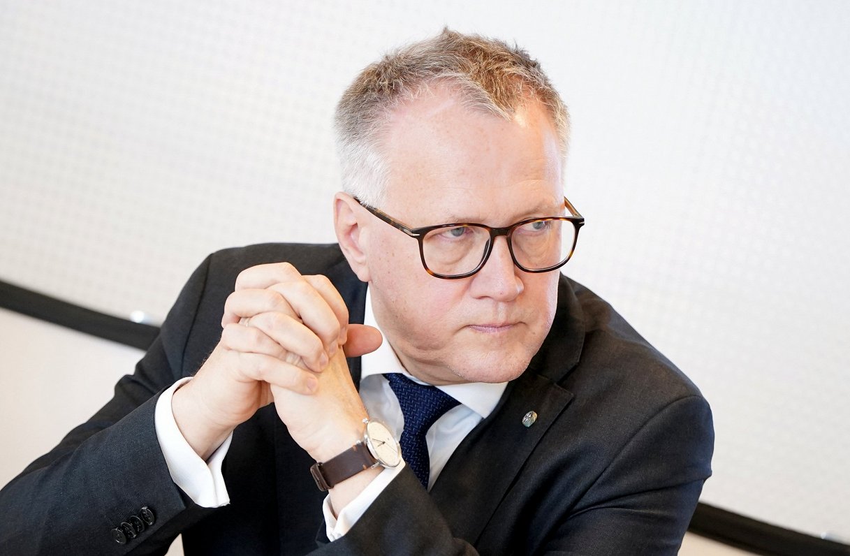 Latvia's largest state companies will not go on exchange anytime soon / Article