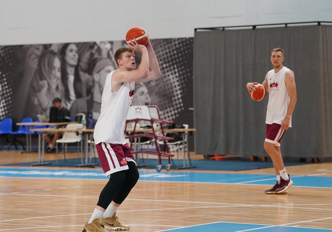 Latvia's basketball stars meet for pre-championship training camp / Article