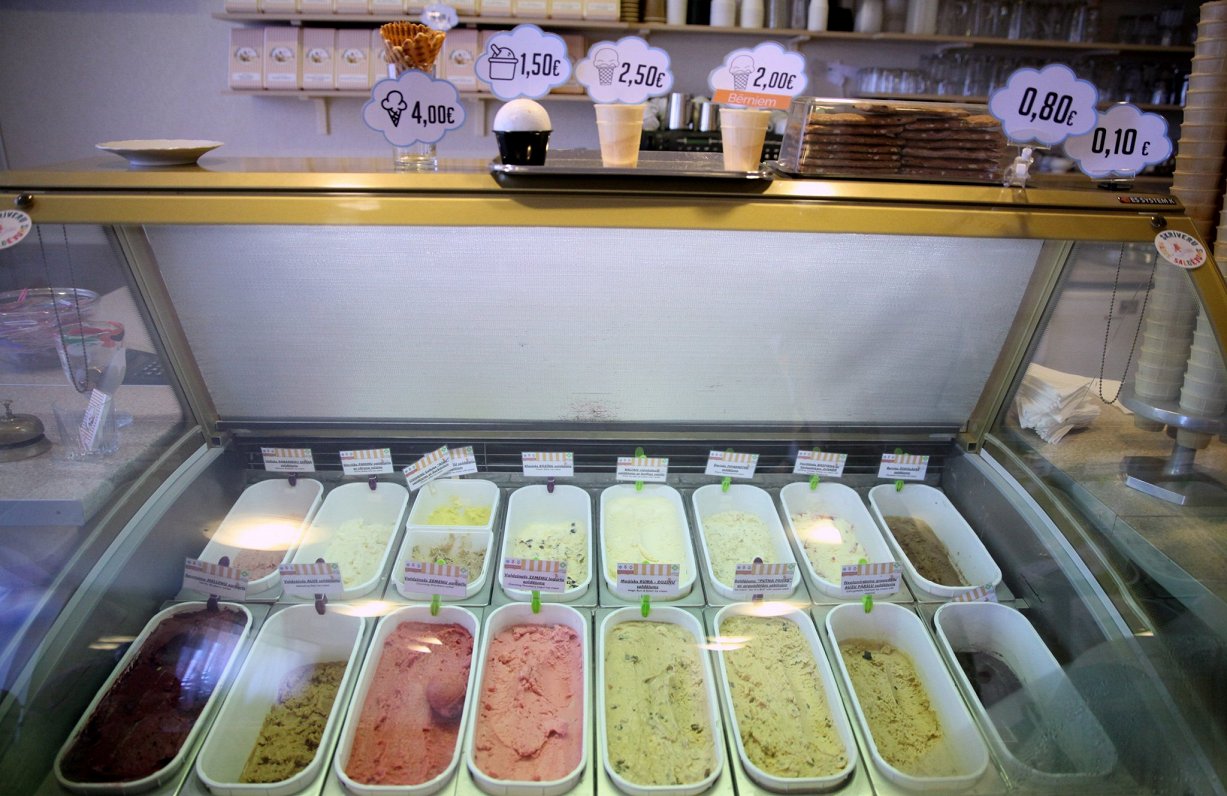 Police raid Latvian ice cream shop / Article
