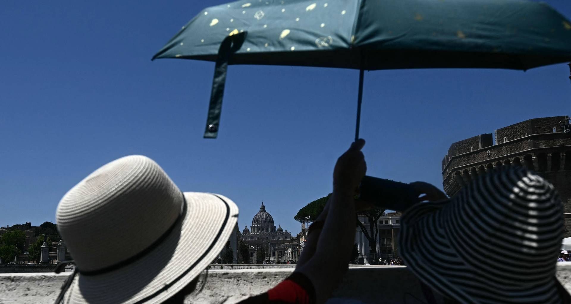 Caldo record, bollino rosso 15 città oggi 5 luglio: domani si cambia