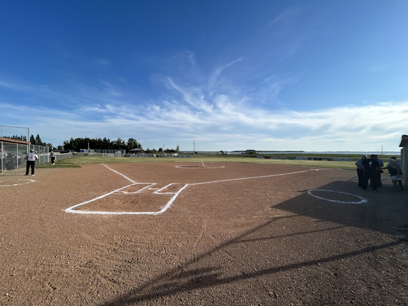 An intercontental connection grows in softball for New Zealand and the Rosebud Royals - DiscoverHumboldt.com