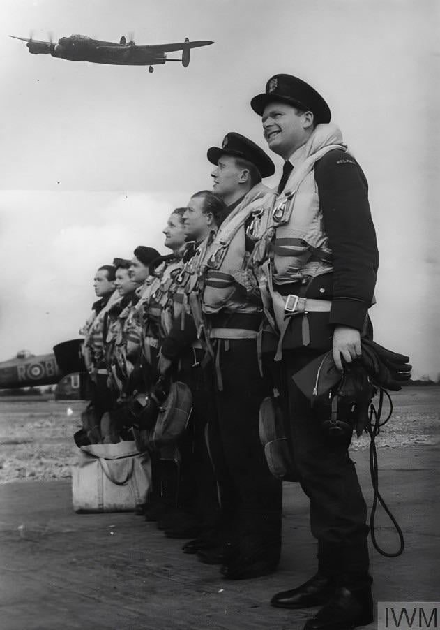 Flying Officer Jerzy Różański and his Lancaster crew of No. 300 (Polish) Squadron at RAF Faldingworth in 1944.  The crew was killed shortly after this photo was taken while on a RAF Bomber Command mission over Germany.