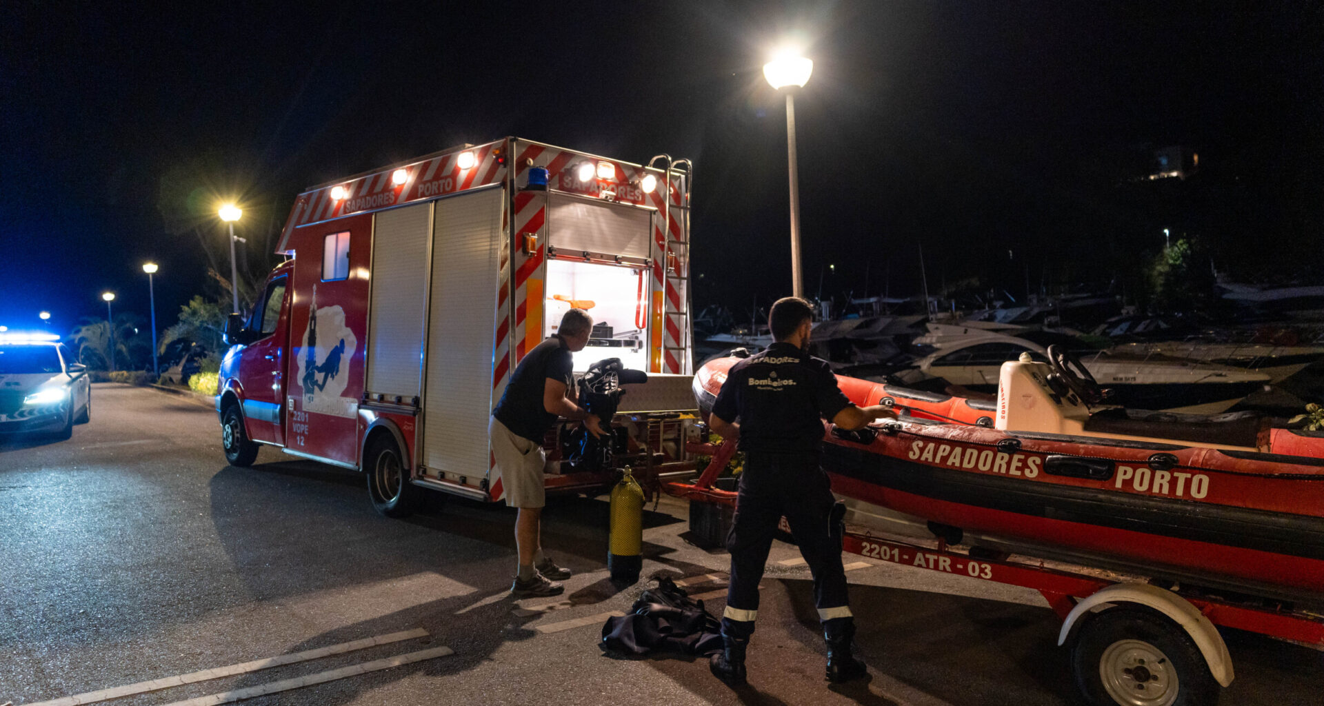 Carro despista-se e cai ao rio Douro em Gondomar - Jornal de Notícias