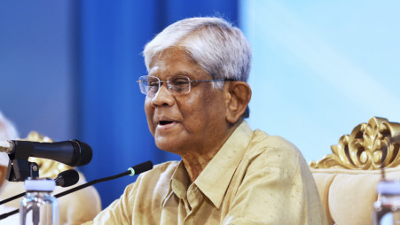 Finance Adviser Saluhuddin Ahmed spoke at a post-budget press conference at Osmani Auditorium in the capital today (3 June). Photo: Rajib Dhar/TBS

