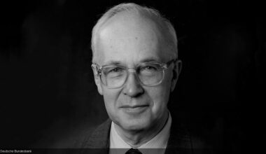 The Bundesbank mourns the passing of former President Helmut Schlesinger