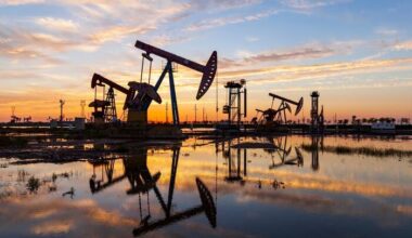 Crude Oil Price Outlook – Crude Oil Slips in Holiday Trading