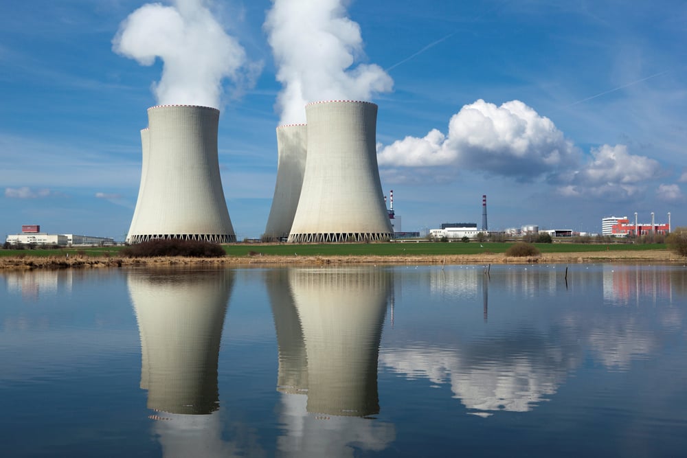 Czech Republic Joins SMR Race—Rolls-Royce SMR and ČEZ Deal Signals Nuclear Energy Surge • Carbon Credits