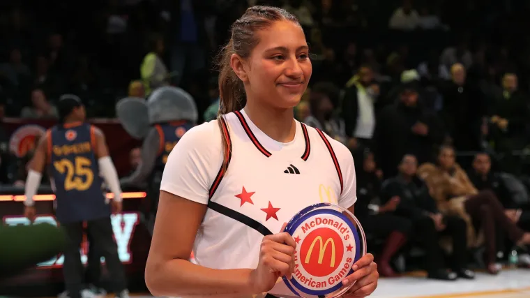 Sienna Betts continues dominance in Team USA U19 victory over Hungary image