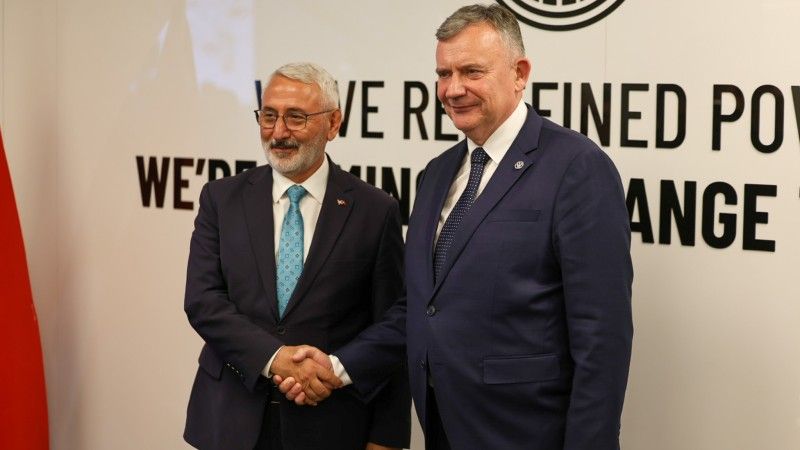 Polish Deputy Defence Minister Paweł Bejda (right) during a visit in Turkyie