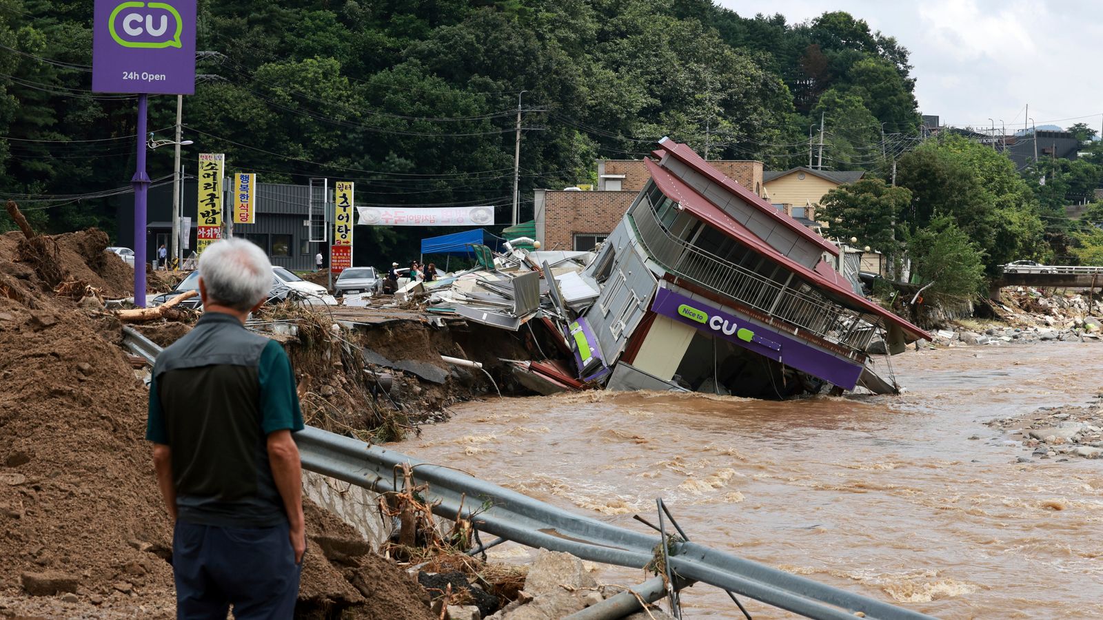 Seventeen people die in South Korea after torrential rain causes landslides and flooding | World News