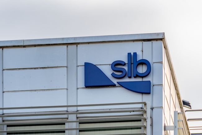 SLB Projects Revenue Bump in 2H25 Despite Oil Price Headwinds