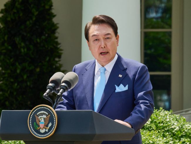 South Korea studying numerous plans to improve relations with North Korea