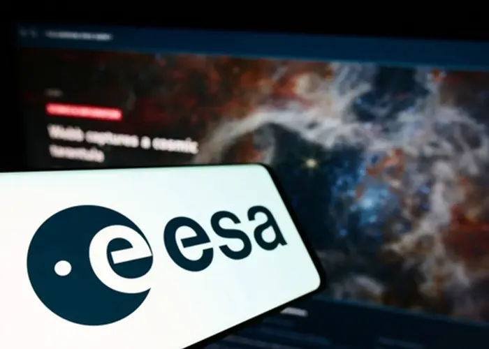Early warnings for space weather
