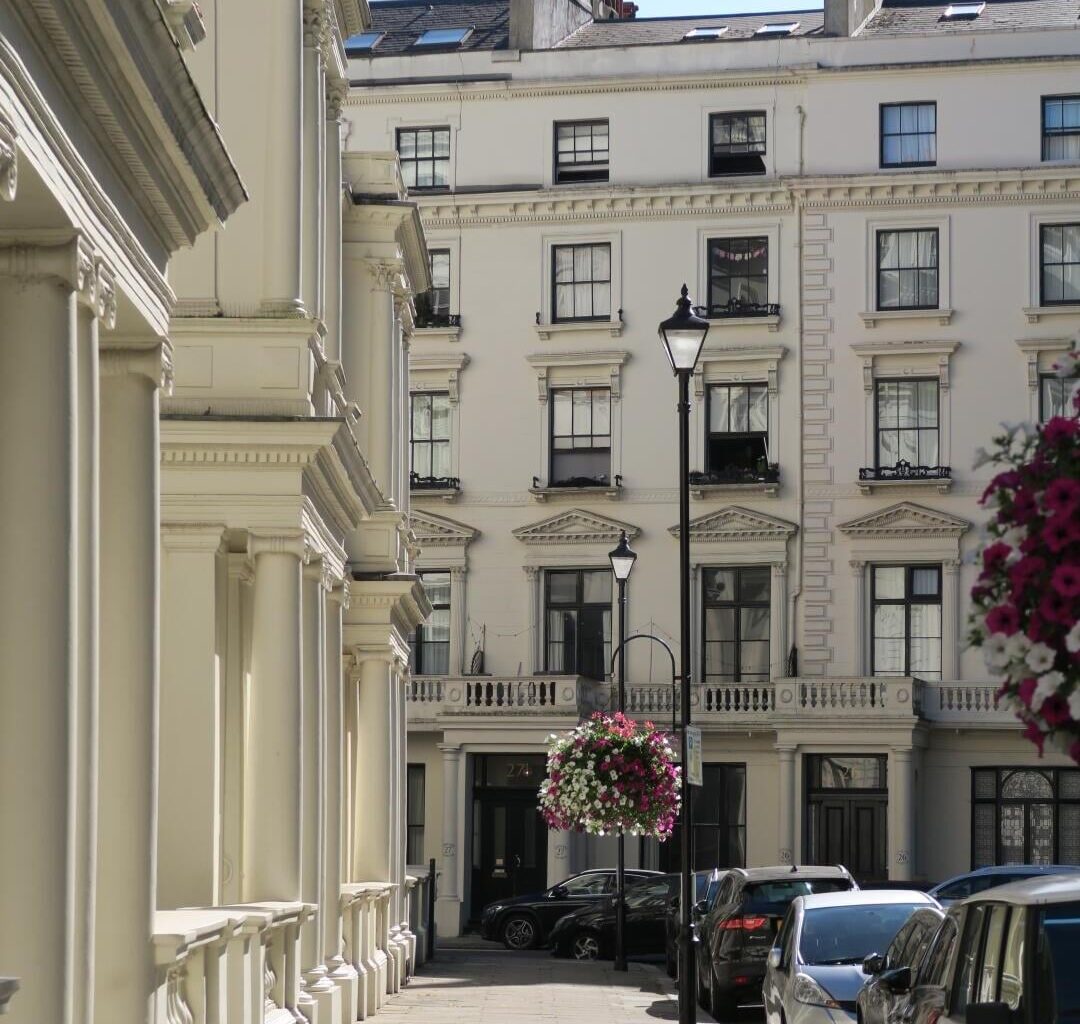 These Georgian and Victorian buildings in the Bayswater area have been preserved to this day.