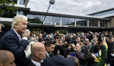 Zwolse gemeenteraad stemt ondanks bezoek Wilders voor komst azc