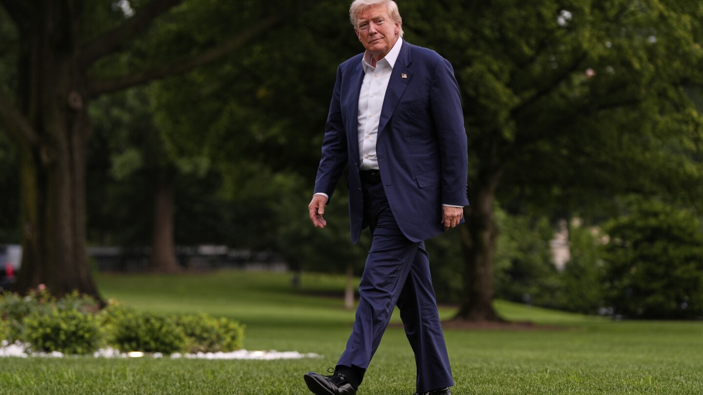 Live updates: Trump administration to launch new private health tracking system