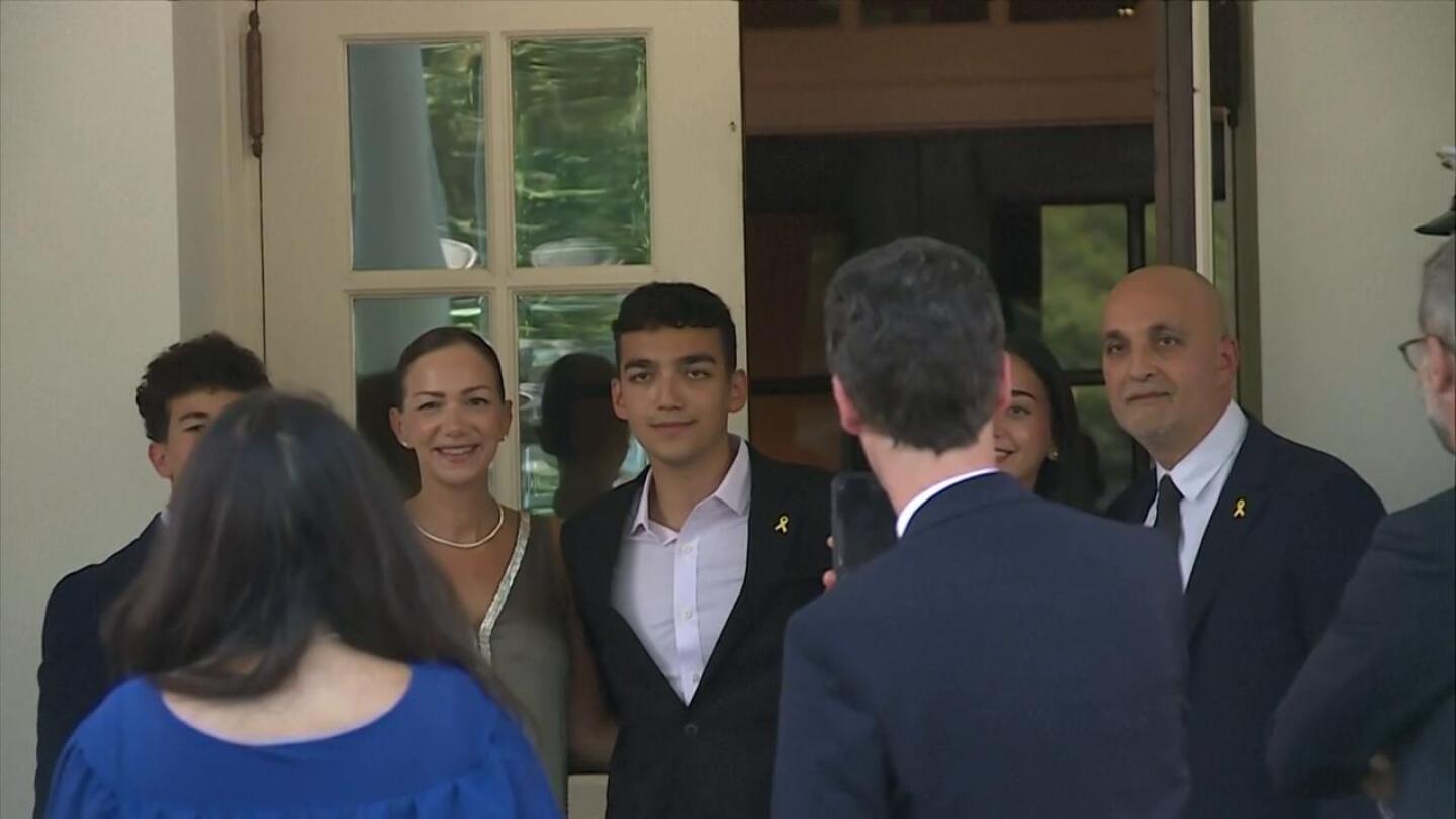 Edan Alexander, former American hostage held in Gaza, arrives at White House to meet with Trump